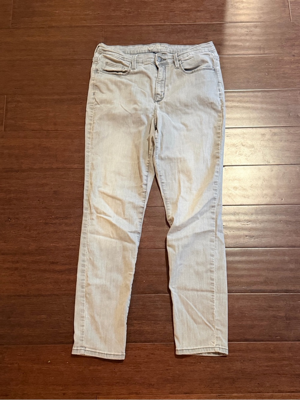 Universal Thread Light Wash Gray Skinny Jeans